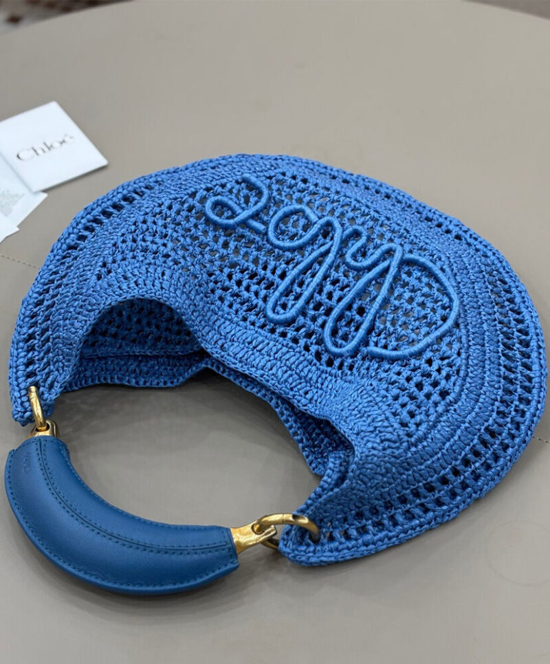 Chloe Summer Banana Hobo Bag In Raffia